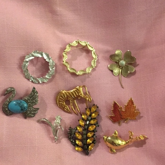Bundle of 9 Brooches (Z) - Picture 1 of 4